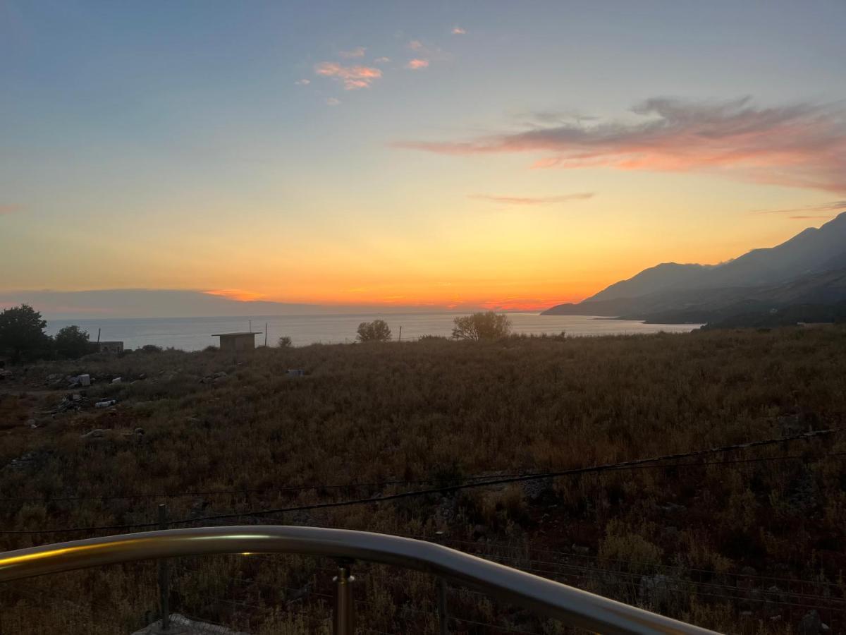 Noah'S Home Himare Buitenkant foto